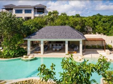 Departamento, planta baja, alberca privada de lujo en  Playa del Carmen