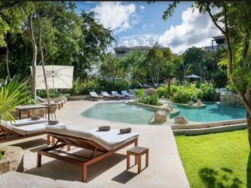 Departamento, planta baja, alberca privada de lujo en  Playa del Carmen