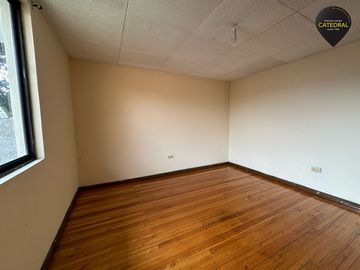 Casa de venta en Av. Hurtado de Mendoza  – código:20656
