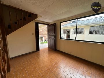 Casa de venta en Av. Hurtado de Mendoza  – código:20656