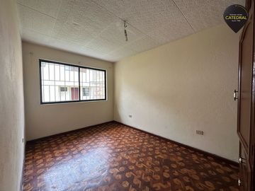 Casa de venta en Av. Hurtado de Mendoza  – código:20656