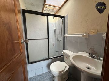 Casa de venta en Av. Hurtado de Mendoza  – código:20656