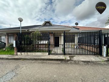 Casa de venta en Av. Hurtado de Mendoza  – código:20656