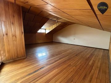 Casa de venta en Av. Hurtado de Mendoza  – código:20656