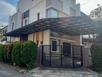 Metland 8x15, 2.5lantai, 4kamar Tidur, Hoek