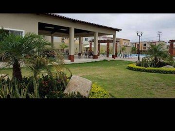 CASA EN VENTA  DE 1 PLANTA EN URBANIZACIÓN VILLA ITALIA - MODELO FIORELLA, CERCA DE URBANIZACION LA RIOJA