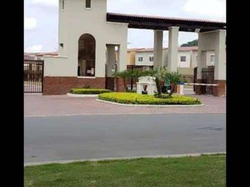 CASA EN VENTA  DE 1 PLANTA EN URBANIZACIÓN VILLA ITALIA - MODELO FIORELLA, CERCA DE URBANIZACION LA RIOJA