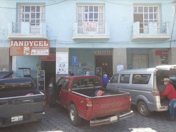 VENTA CASA PATRIMONIAL. CHIMBORAZO/ALAUSI. AV 5 DE JUNIO $425000