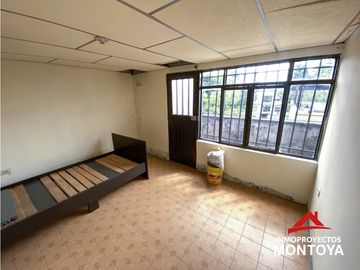 Casa de 3 niveles en Los Cristales-Cuba, Pereira