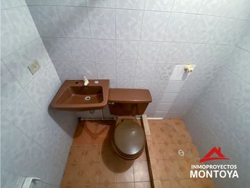 Casa de 3 niveles en Los Cristales-Cuba, Pereira