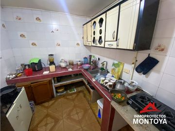 Casa de 3 niveles en Los Cristales-Cuba, Pereira