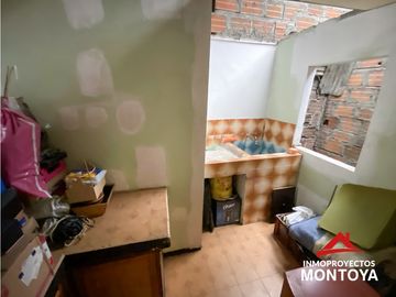 Casa de 3 niveles en Los Cristales-Cuba, Pereira