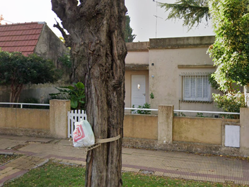 Casa a reciclar en Las Heras al 1000