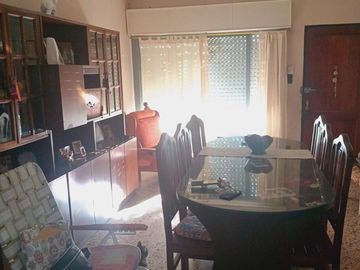 VENTA Gran ubicación casa con 2 dormitorios y 420 metros cuadrados de lote APTA CRÉDITO