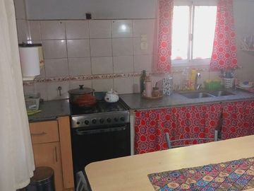 VENTA Gran ubicación casa con 2 dormitorios y 420 metros cuadrados de lote APTA CRÉDITO