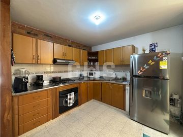 SE VENDE CASA EN BARRIO ENTRE RIOS CARTAGO