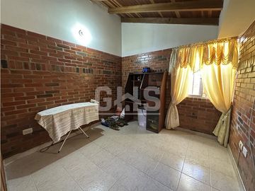 SE VENDE CASA EN BARRIO ENTRE RIOS CARTAGO