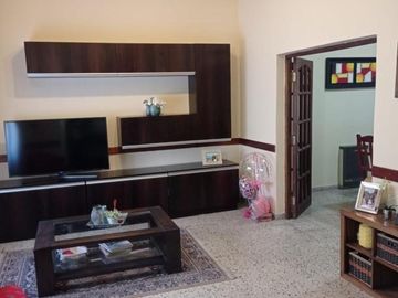 CASA EN CALLE SAINT REMY 353