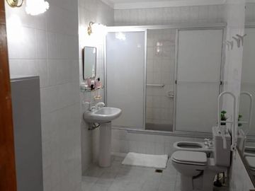 CASA EN CALLE SAINT REMY 353
