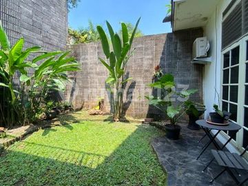 Rumah Klasik dan Homey Luas 375m² di Cinere Dekat Tol Desari