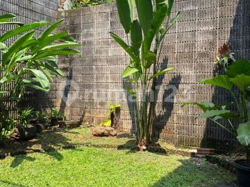 Rumah Klasik dan Homey Luas 375m² di Cinere Dekat Tol Desari