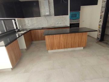 SE VENDE HERMOSA CASA