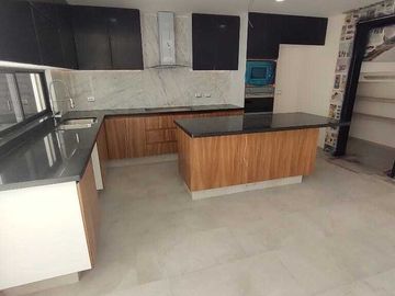 SE VENDE HERMOSA CASA