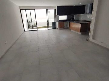SE VENDE HERMOSA CASA