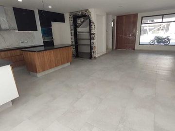 SE VENDE HERMOSA CASA