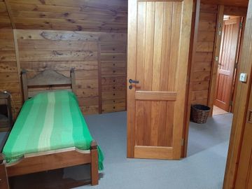 CASA 4 AMBIENTES VENTA CARILO CERCA DEL GOLF