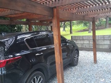 CASA 4 AMBIENTES VENTA CARILO CERCA DEL GOLF