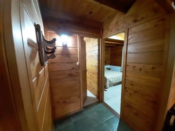 CASA 4 AMBIENTES VENTA CARILO CERCA DEL GOLF