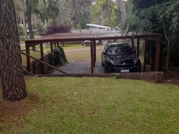 CASA 4 AMBIENTES VENTA CARILO CERCA DEL GOLF