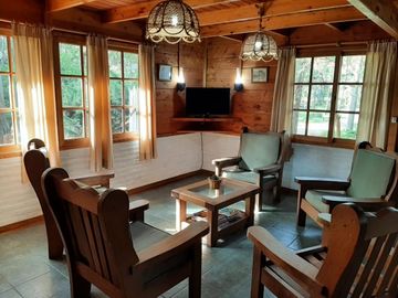 CASA 4 AMBIENTES VENTA CARILO CERCA DEL GOLF
