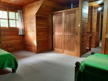 CASA 4 AMBIENTES VENTA CARILO CERCA DEL GOLF