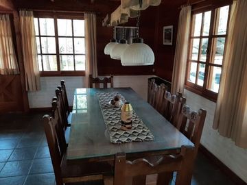 CASA 4 AMBIENTES VENTA CARILO CERCA DEL GOLF