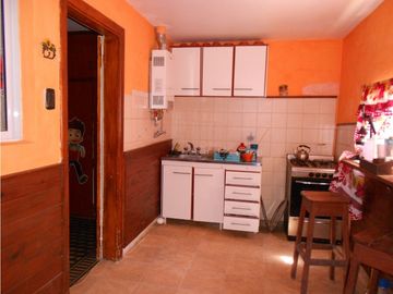 Casa apta para dos familias. Barrio San José