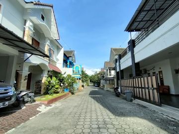 Rumah Full Furnish Siap Huni dalam Perumahan di Seturan dekat Ykpn