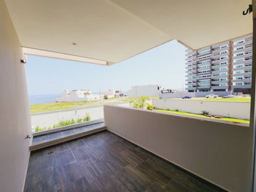 Residencia en VENTA CON TERRENO DE 908 M2 fracc PLAYAS DEL CONCHAL