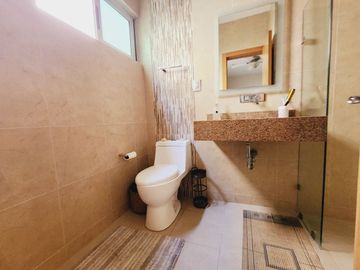 Residencia en VENTA CON TERRENO DE 908 M2 fracc PLAYAS DEL CONCHAL