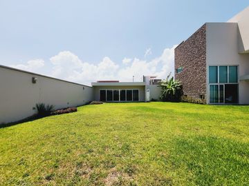 Residencia en VENTA CON TERRENO DE 908 M2 fracc PLAYAS DEL CONCHAL