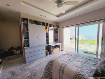 Residencia en VENTA CON TERRENO DE 908 M2 fracc PLAYAS DEL CONCHAL