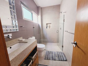 Residencia en VENTA CON TERRENO DE 908 M2 fracc PLAYAS DEL CONCHAL