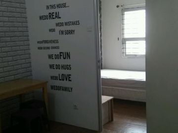 Apartemen menara kebon jeruk,lantai rendah,semi furnish,harga 450jt nego