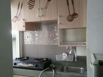 Apartemen menara kebon jeruk,lantai rendah,semi furnish,harga 450jt nego