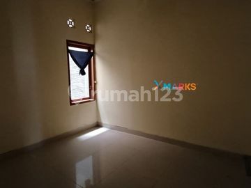 Sewa/ Jual Rumah Tengah Kota Area Panularan Solo
