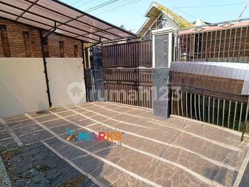 Sewa/ Jual Rumah Tengah Kota Area Panularan Solo