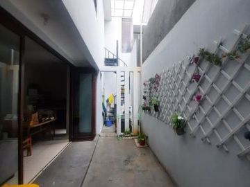 Rumah Modern 2 Lantai Keamanan terjamin di Discovery Conserva, SC-8268