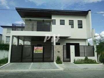 Classic House and Lot for Sale in Pasig near Sandoval Avenue PH1145