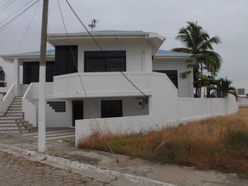 Capaes Beach House: Se Vende Casa Cerca del Mar en Capaes